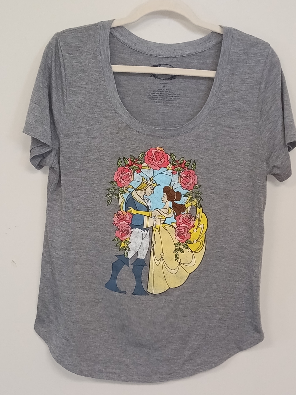 Disney Beauty and the Beast Belle Scoop Neck Short Sleeve Graphic Tee Medium